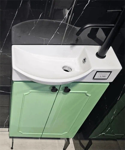 ארון 'אנג'וי' 22*51