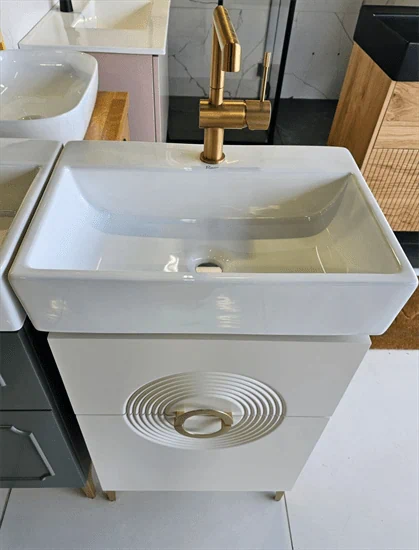 ארון 'ורד' 37*53